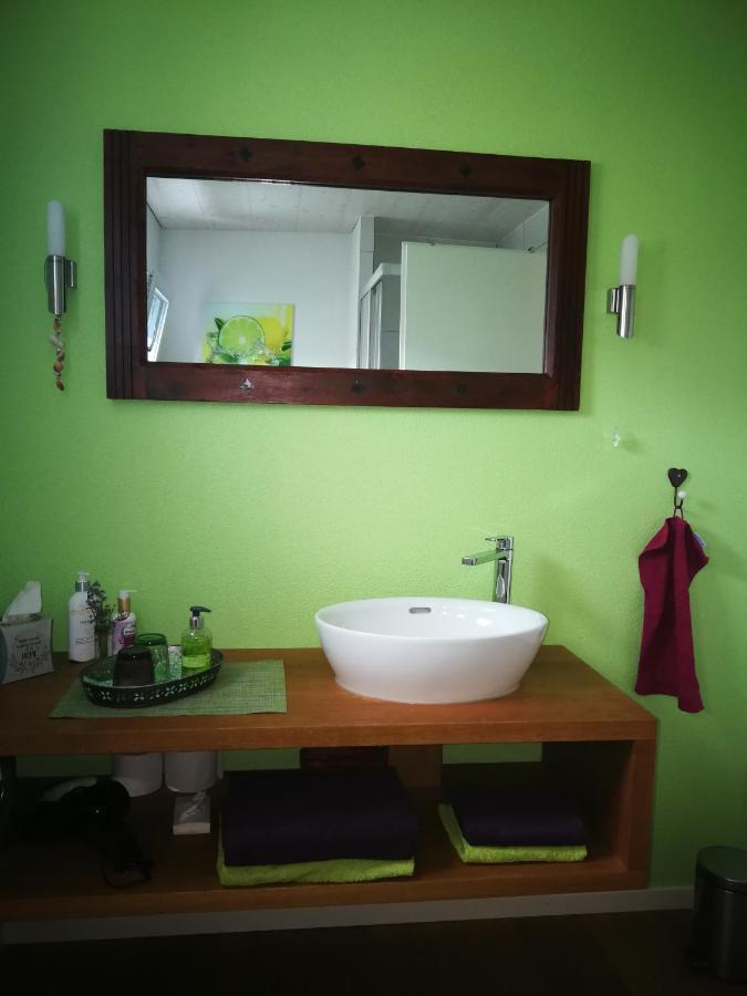 B&B Whitianga Vinelz 외부 사진